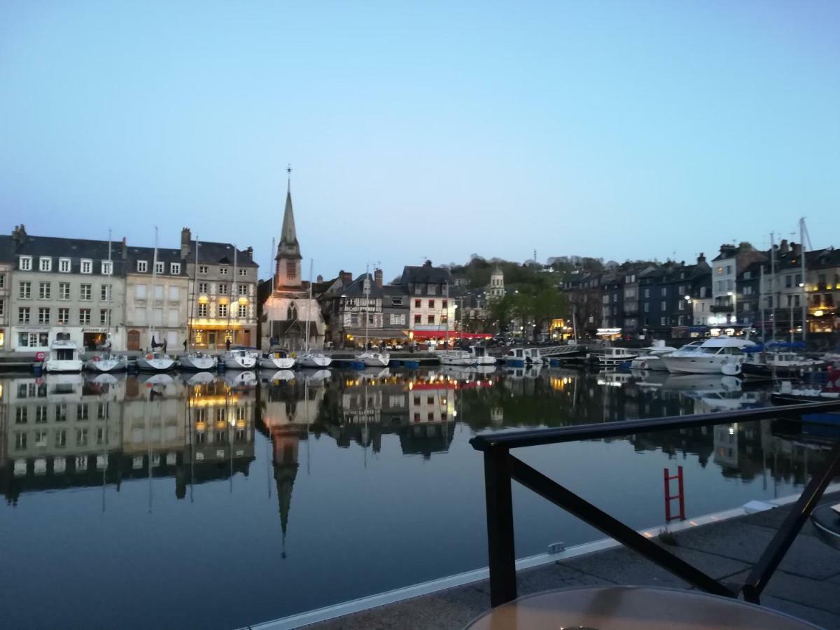 Le Clos Des Hortensias Toutainville Bagian luar foto